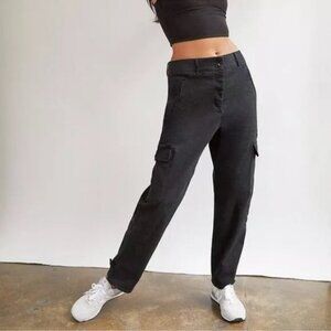 Aritzia Wilfred Free Modern Cargo Utility High Waist Pant Pockets Hen Tabs Black